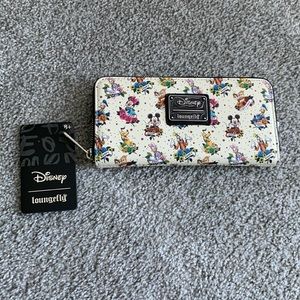 NWT Loungefly Exclusive Mickey and Friends Tattoo Wallet Goofy Minnie Daisy